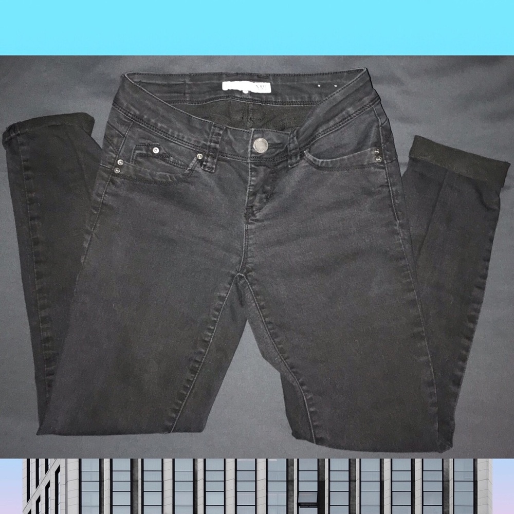 Juniors Capris YMI Size 3